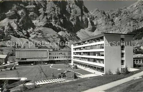 AK / Ansichtskarte Leukerbad Rheumaklinik mit Gemmipass Berner Alpen Leukerbad