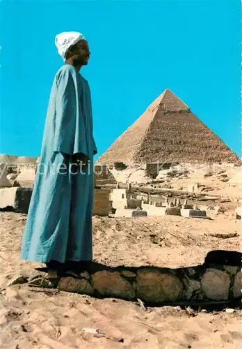 AK / Ansichtskarte Cairo_Egypt Tourist Guide near the Pyramids Cairo Egypt
