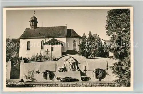 AK / Ansichtskarte Kappel_Freiburg_Breisgau Kirche mit Kriegerehrenmal Kappel_Freiburg_Breisgau