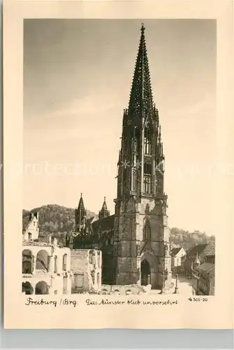 AK / Ansichtskarte Freiburg_Breisgau Unversehrtes Muenster nach Fliegerangriff 1944 Freiburg Breisgau