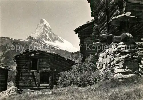 AK / Ansichtskarte Zermatt_VS Holzschober mit Matterhorn Zermatt_VS
