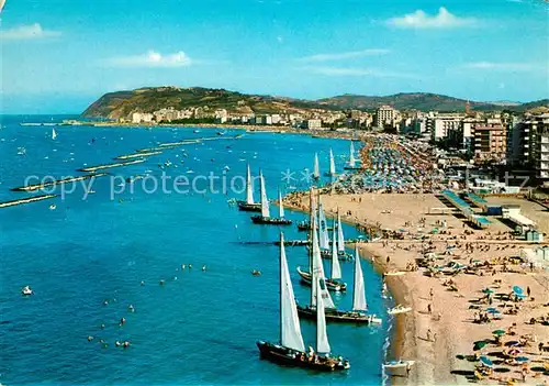 AK / Ansichtskarte Cattolica Strand Segelboote Cattolica