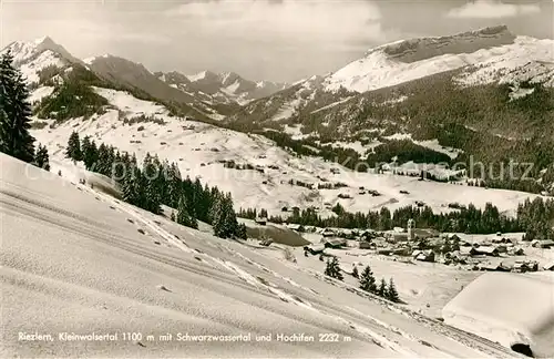AK / Ansichtskarte Riezlern_Kleinwalsertal_Vorarlberg Landschaftspanorama mit Schwarzwassertal und Hochifen im Winter Riezlern_Kleinwalsertal