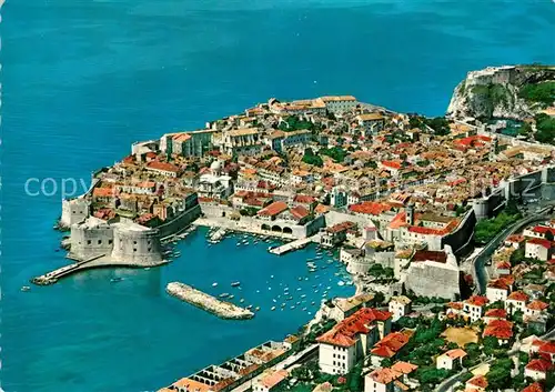 AK / Ansichtskarte Dubrovnik_Ragusa Altstadt Festung Hafen Fliegeraufnahme Dubrovnik Ragusa
