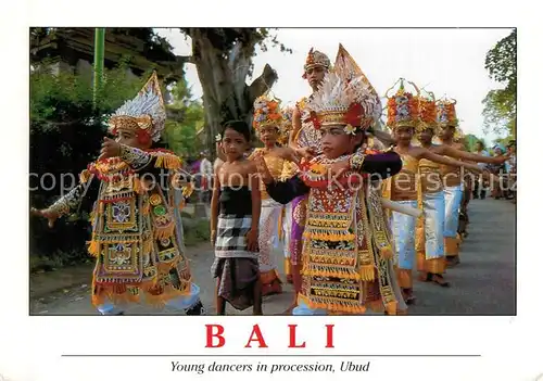 AK / Ansichtskarte Ubud Young dancers in procession Ubud