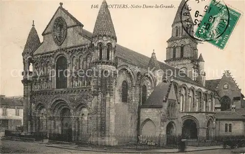 AK / Ansichtskarte Poitiers_Vienne Notre Dame Poitiers Vienne