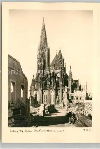 AK / Ansichtskarte Freiburg_Breisgau Unversehrtes Muenster nach Fliegerangriff  Freiburg Breisgau