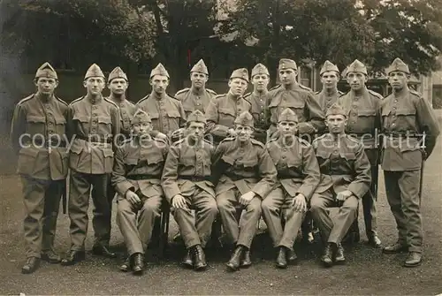 AK / Ansichtskarte Soldatengruppenfoto Schweizer Soldaten Soldatengruppenfoto