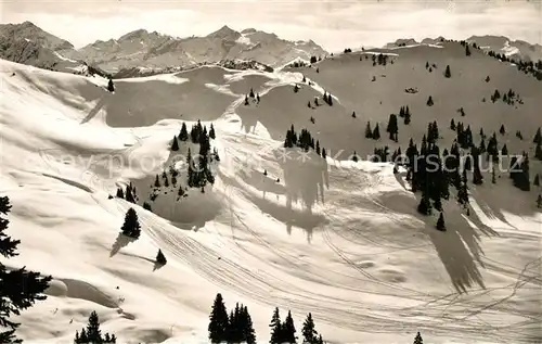 AK / Ansichtskarte Saanenmoeser_Saanen Huehnerspielabfahrt Hornberg Winterpanorama Alpen Saanenmoeser Saanen