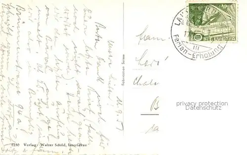 AK / Ansichtskarte Lauterbrunnen_BE Ortsansicht mit Kirche Staubbach Wasserfall Alpen Lauterbrunnen BE