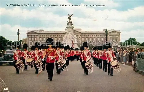 AK / Ansichtskarte Leibgarde_Wache Guards Band Victoria Memorial Buckingham Palace London Leibgarde Wache