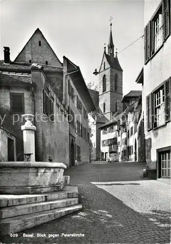 AK / Ansichtskarte Basel_BS Ortsmotiv mit Peterskirche Brunnen Basel_BS