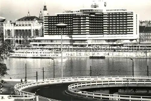 AK / Ansichtskarte Budapest Hotel Duna Intercontinental an der Donau Budapest