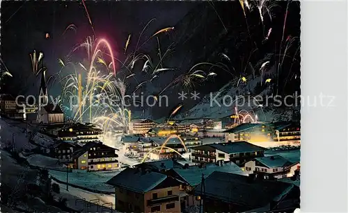 AK / Ansichtskarte Soelden_oetztal Raketenzauber im Wintersportzentrum oetztaler Alpen Nachtaufnahme Soelden oetztal