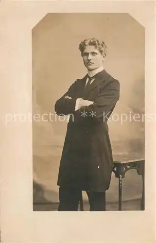 AK / Ansichtskarte Bern_BE Maennerportrait Bern_BE