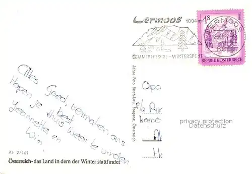 AK / Ansichtskarte Lermoos_Tirol Ortsmotiv mit Kirche Wintersportplatz Alpen Skiabfahrt Zugspitze Wettersteingebirge Lermoos Tirol