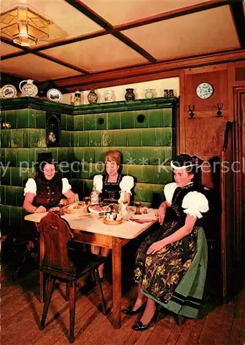 Neuhaeusle Gasthaus zur Sonne Schwarzwaelder Trachtenmaedchen Neuhaeusle