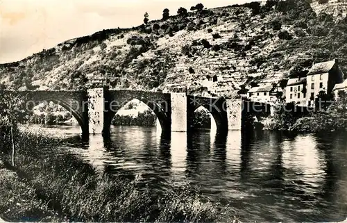AK / Ansichtskarte Entraygues sur Truyere Pont Gothique Entraygues sur Truyere
