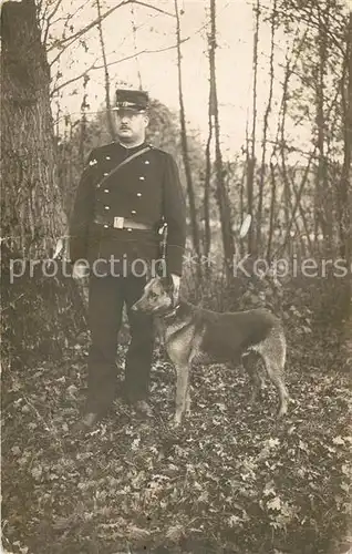 AK / Ansichtskarte Polizei Polizist Schaeferhund  Polizei