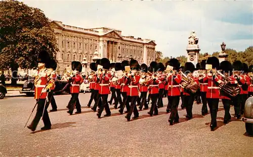 AK / Ansichtskarte Leibgarde_Wache Guards Band Buckingham Palace London Leibgarde Wache