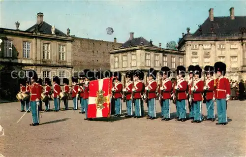 AK / Ansichtskarte Leibgarde_Wache Royal Guard Amalienborg Palace Copenhagen Leibgarde Wache