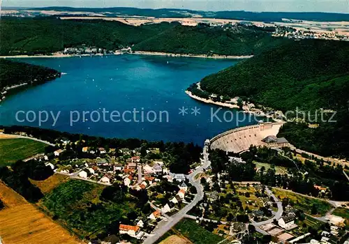 AK / Ansichtskarte Edertalsperre Fliegeraufnahme mit Sperrmauer und Schloss Waldeck Edertalsperre