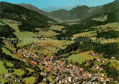 AK / Ansichtskarte Hermagor_Kaernten Sommerfrische Blick ins Gitschtal mit Guggenberg Fliegeraufnahme Hermagor Kaernten