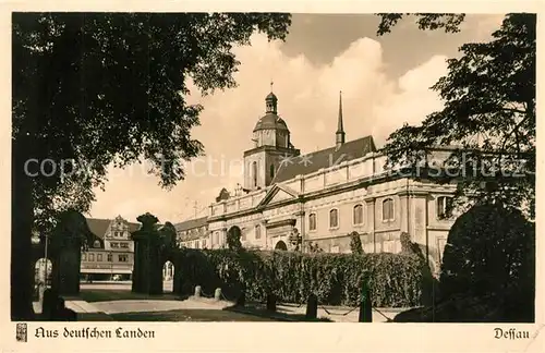 AK / Ansichtskarte Dessau Rosslau Blick aus dem Lustgarten auf Schlossplatz Serie Aus deutschen Landen Dessau Rosslau