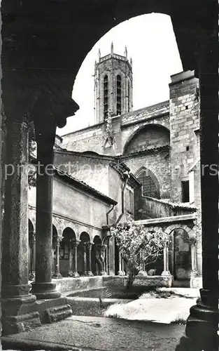 AK / Ansichtskarte Aix en Provence Clocher de la Cathedrale Saint Sauveur interieur du Cloitre Aix en Provence