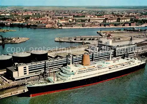 AK / Ansichtskarte Schiffe_Ships_Navires MS Bremen Columbus Bahnhof Bremerhaven Fliegeraufnahme Schiffe_Ships_Navires