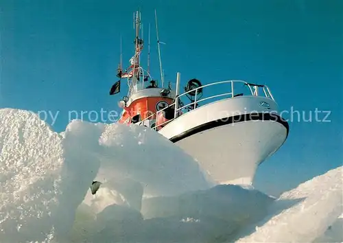 AK / Ansichtskarte Motorboote Seenotkreuzer mit Tochterboot  Motorboote
