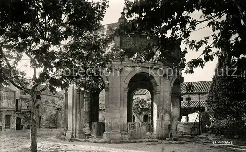 AK / Ansichtskarte Villeneuve les Avignon Fontaine Saint Jean Villeneuve les Avignon