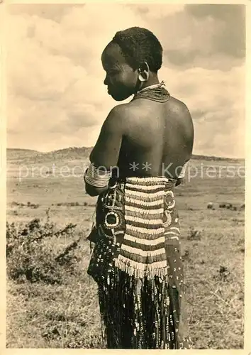 AK / Ansichtskarte Tansania Mgati Frau Tansania