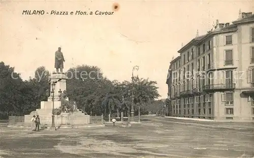 AK / Ansichtskarte Milano Piazza e Monument a Cavour Milano