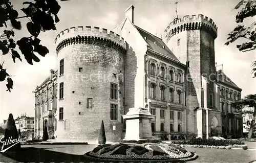 AK / Ansichtskarte Angouleme Hotel de Ville Tour Marguerite de Valois Angouleme