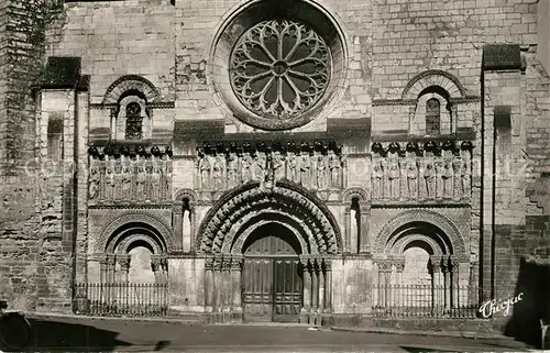 AK / Ansichtskarte Thouars_ Deux Sevres Eglise Saint Medard 