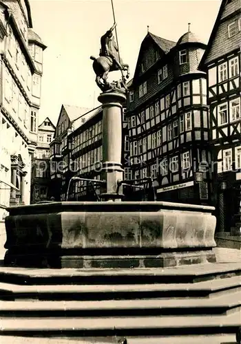 AK / Ansichtskarte Marburg_Lahn Marktbrunnen Fachwerkhaeuser Altstadt Marburg_Lahn