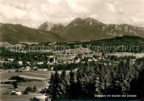 AK / Ansichtskarte Siegsdorf_Oberbayern Panorama Luftkurort mit Staufen und Zwiesel Bregenzerwald Siegsdorf Oberbayern