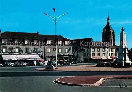 AK / Ansichtskarte Chateauneuf sur Loire Place du Chateau Monument Chateauneuf sur Loire