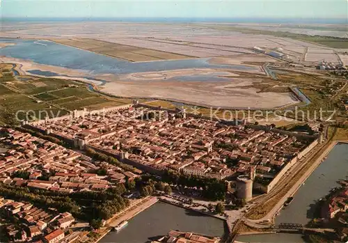 AK / Ansichtskarte Aigues Mortes_Gard Vue aerienne Aigues Mortes Gard