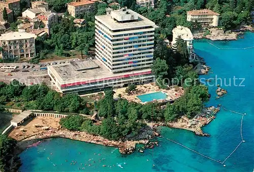 AK / Ansichtskarte Opatija_Istrien Hotels am Strand Fliegeraufnahme Opatija_Istrien