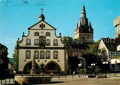 AK / Ansichtskarte Brilon Marktplatz Rathaus Propsteikirche Brilon