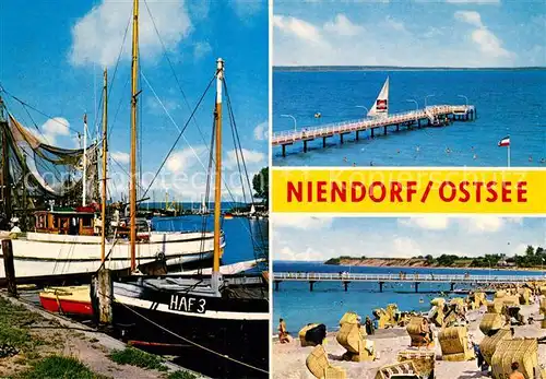 AK / Ansichtskarte Niendorf_Timmendorfer_Strand Anlegebruecke Strand Hafen Niendorf_Timmendorfer