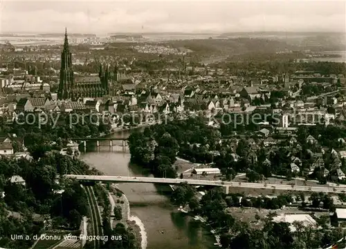 AK / Ansichtskarte Ulm_Donau Stadtpanorama mit Muenster Fliegeraufnahme Ulm_Donau