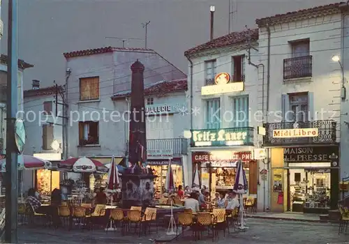 AK / Ansichtskarte Vias sur Mer La place vue de nuit Vias sur Mer