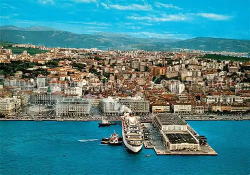 AK / Ansichtskarte Trieste Rive e Stazione Marittima Trieste