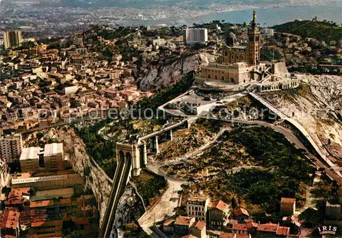 AK / Ansichtskarte Marseille_Bouches du Rhone Fliegeraufnahme Norte Dame de la Garde Marseille