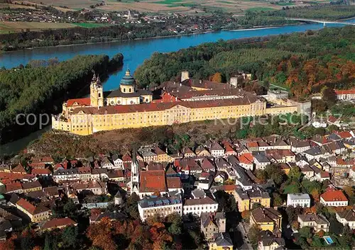 AK / Ansichtskarte Melk_Donau Fliegeraufnahme Stift Melk_Donau