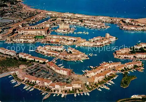 AK / Ansichtskarte Port_Grimaud Vue panoramique aerienne Port Grimaud