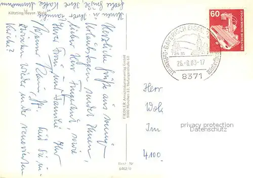 AK / Ansichtskarte Koetzting Dorfbrunnen mit Kirche Koetzting